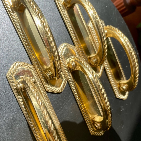 😍 5 STUNNING VINTAGE SOLID BRASS Pull Handles w Matching Backplates - Picture 3 of 5
